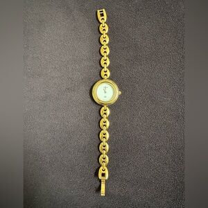 Gucci Vintage Women’s Watch - Model #1200L w/ Interchangeable Bezels